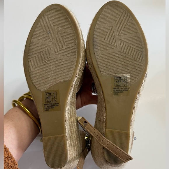 VICTORIA ADAMES taupe studded espadrille wedges - Picture 8 of 10